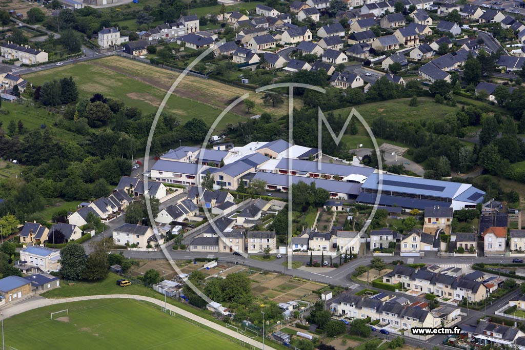 Photo arienne de Segr (Collge Saint-Joseph)