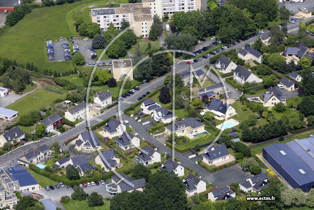 Photo arienne de Saint-Barthlemy-d'Anjou (les Claveries)