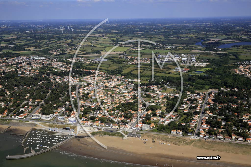 Photo arienne de Saint-Michel-Chef-Chef (le Bois de Comberge)
