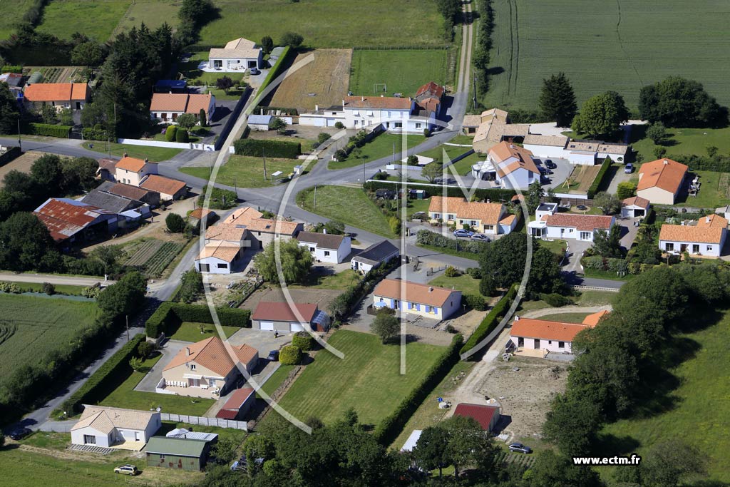 Photo arienne de Saint-Pre-en-Retz (la Factais)
