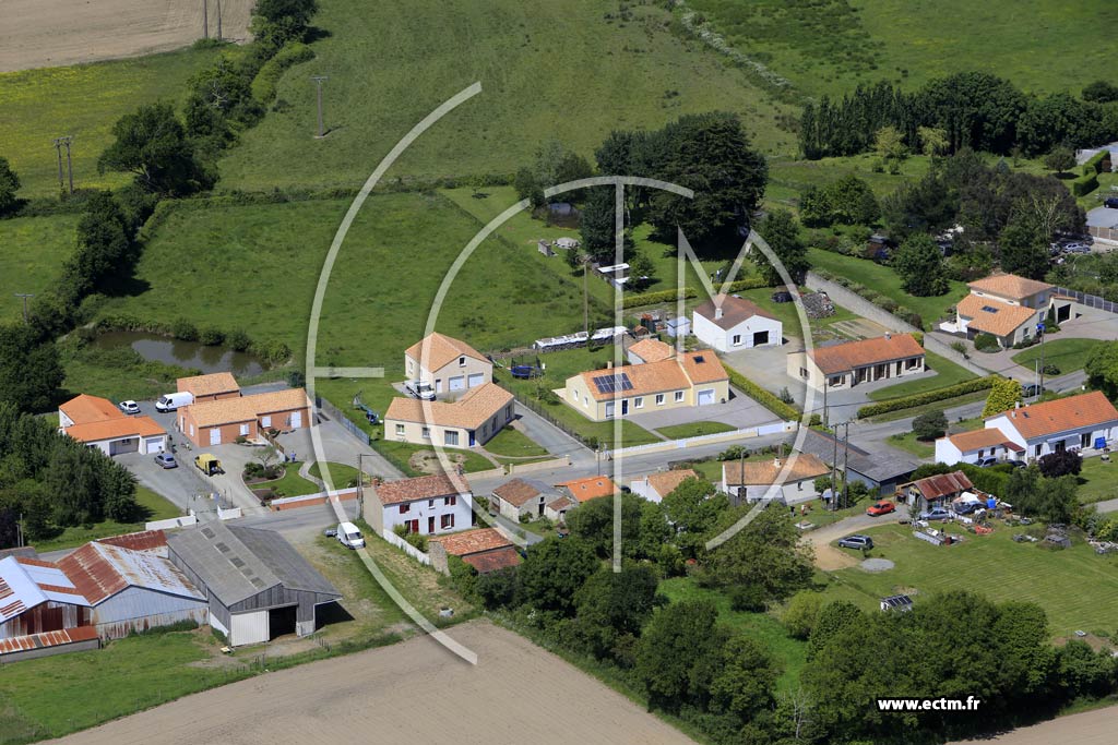 Photo arienne de Saint-Pre-en-Retz (le Bas Landreau)