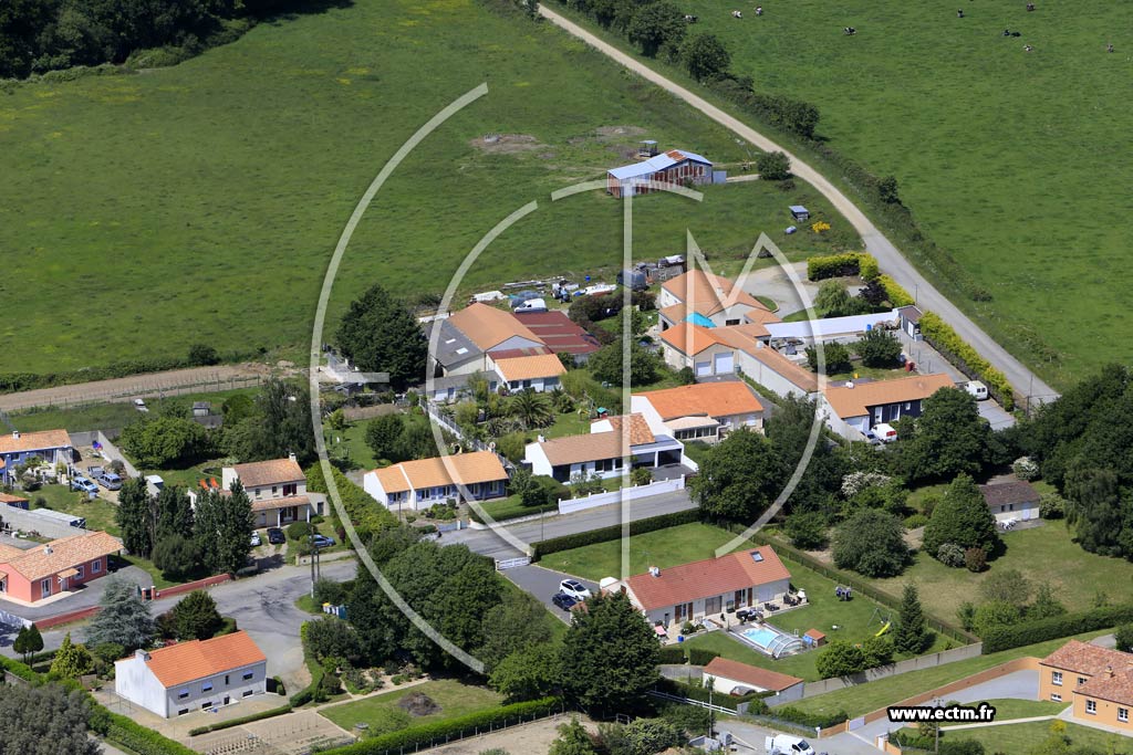 Photo arienne de Saint-Pre-en-Retz (le Bas Landreau)