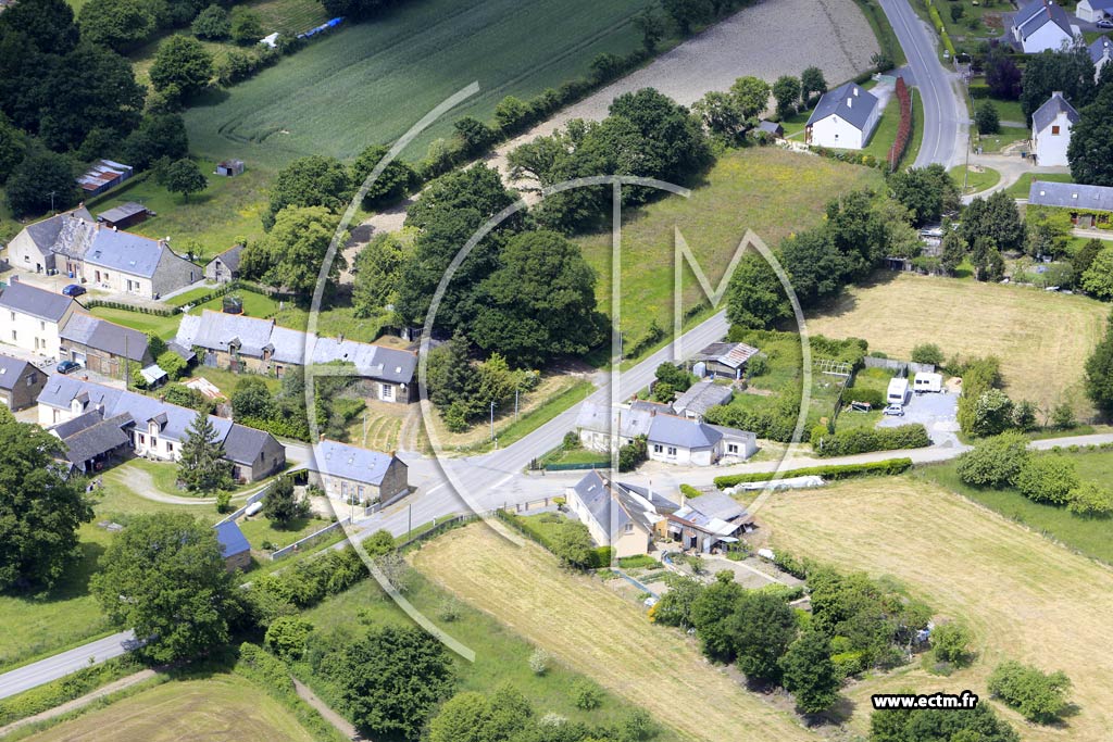 Photo arienne de Iss (Breil Benot)