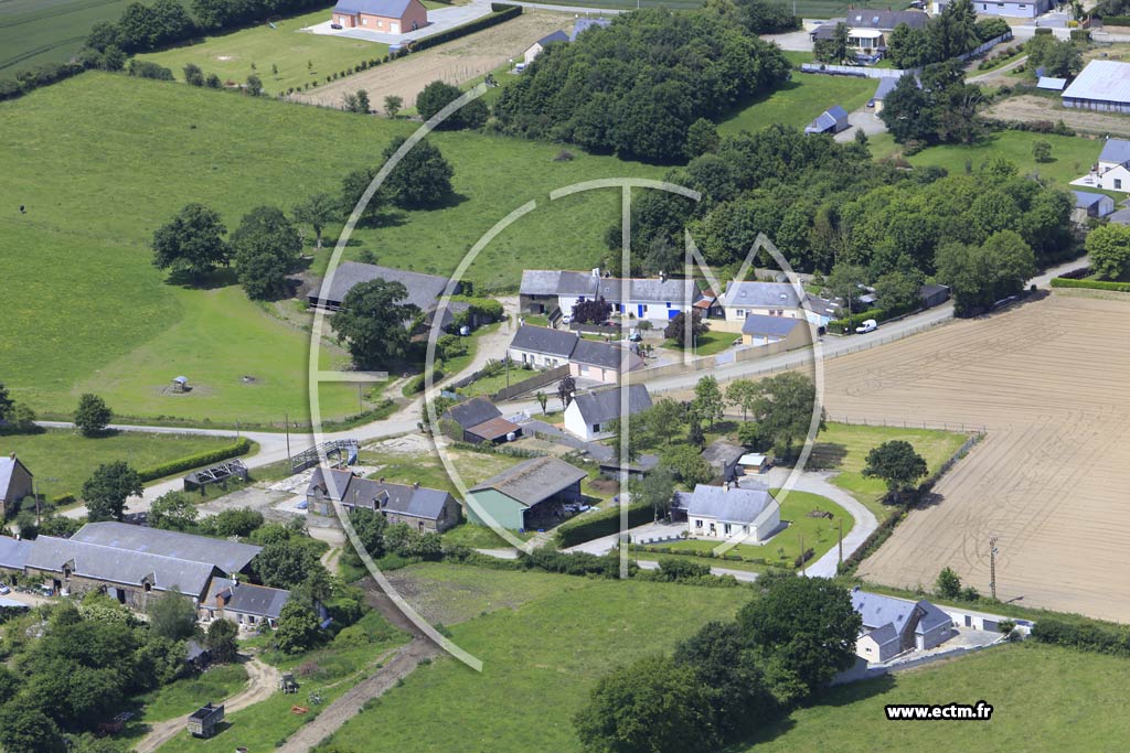 Photo arienne de Iss (la Masure)