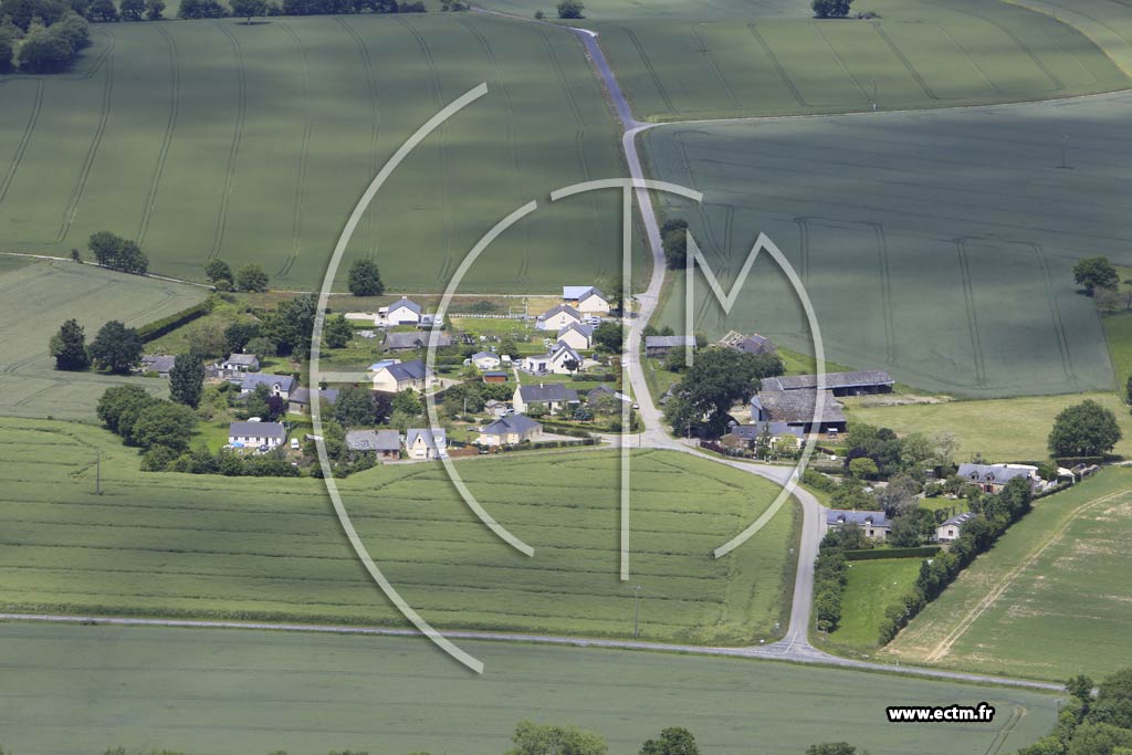 Photo arienne de Iss (la Thiolais)