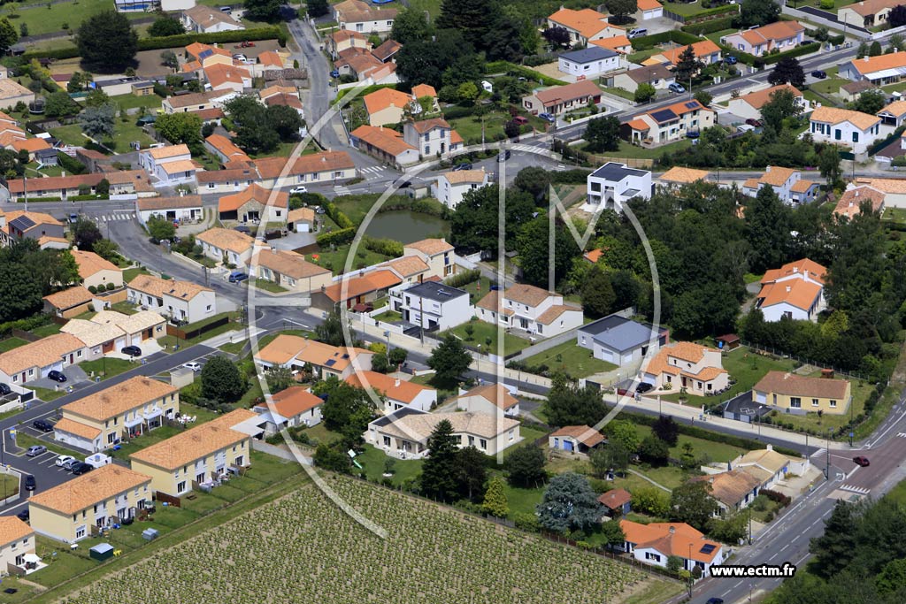 Photo arienne de Bouaye (le Tour)