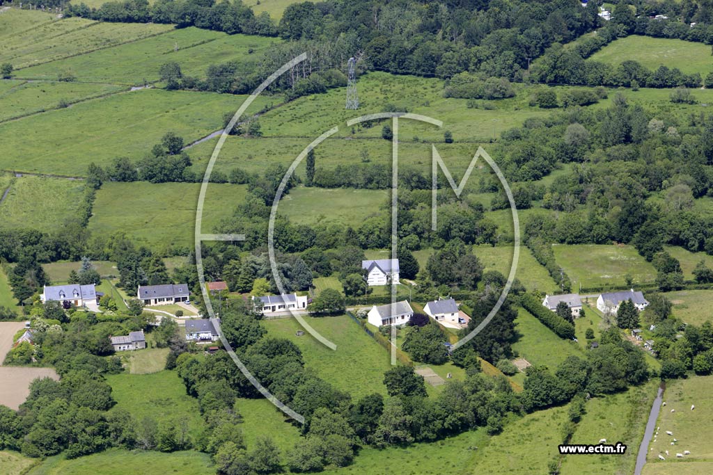 Photo arienne de Saint-tienne-de-Montluc (l'tang Bernard)