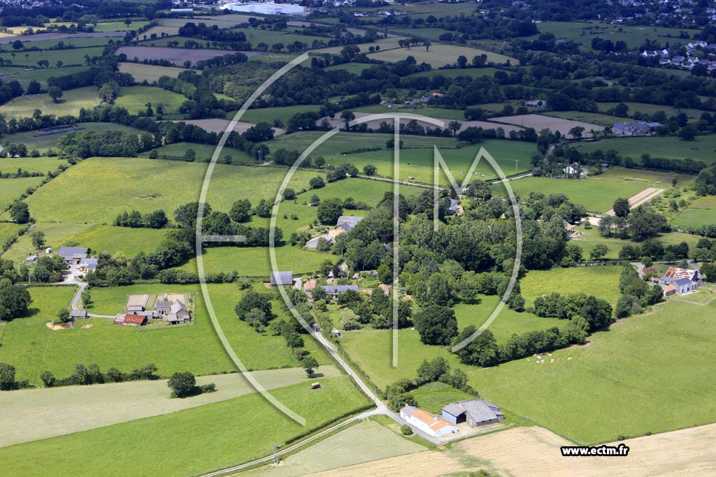 Photo arienne de Saint-tienne-de-Montluc (la Musse)