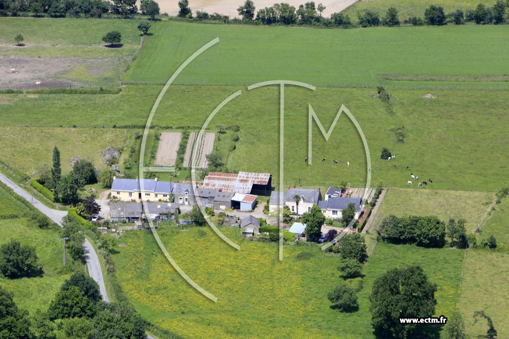 Photo arienne de Saint-tienne-de-Montluc (la Touche)