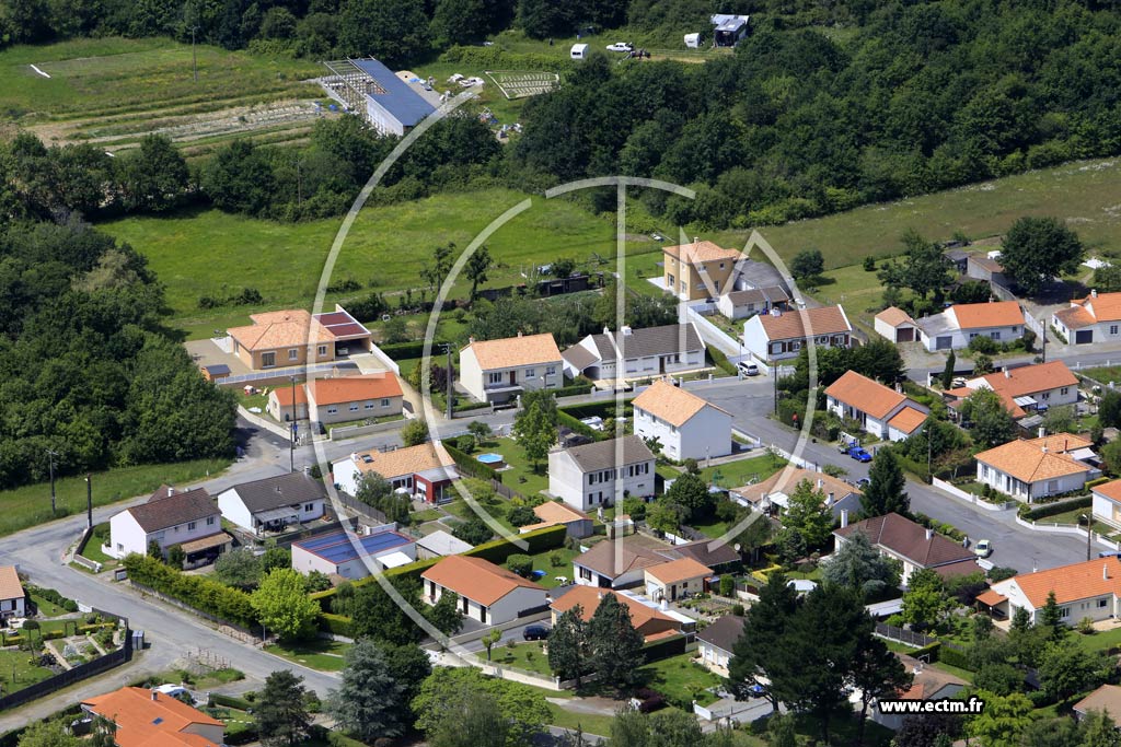 Photo arienne de Saint-Jean-de-Boiseau (les Sables Rouges)