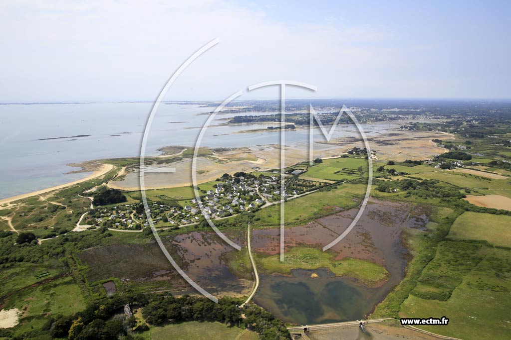 Photo arienne de Locmariaquer (Saint-Pierre Loprec)