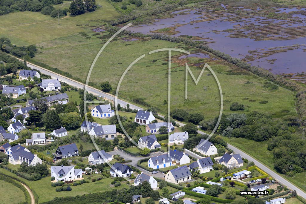Photo arienne de Locmariaquer (Saint-Pierre Loprec)