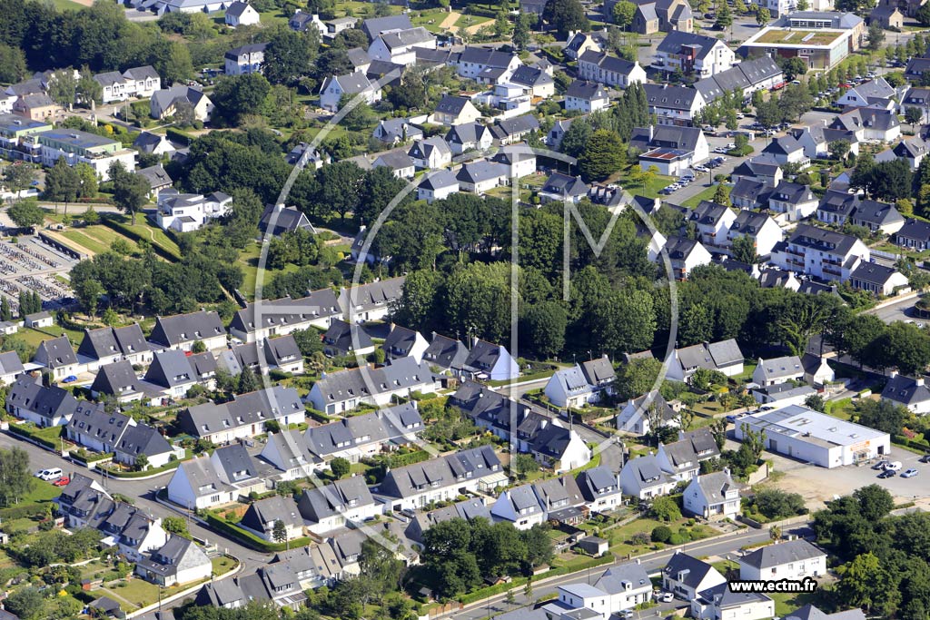 Photo arienne de Saint-Av (Kerhuiler)