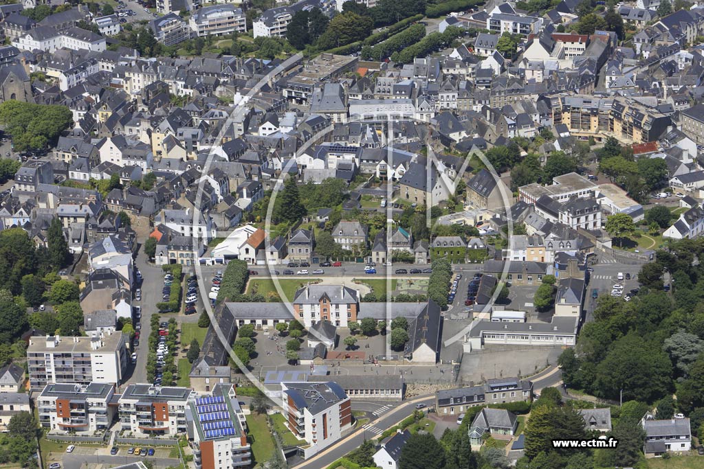 Photo arienne de Auray (Centre)
