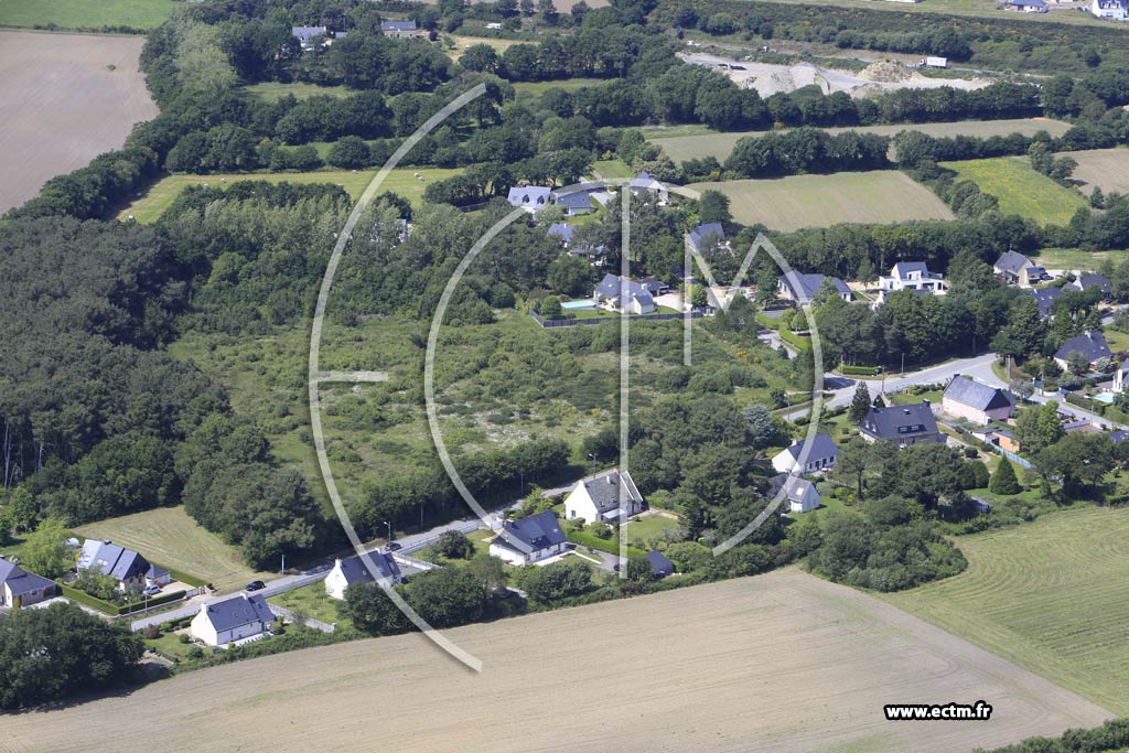 Photo arienne de Crac'h (le Champs de Course)