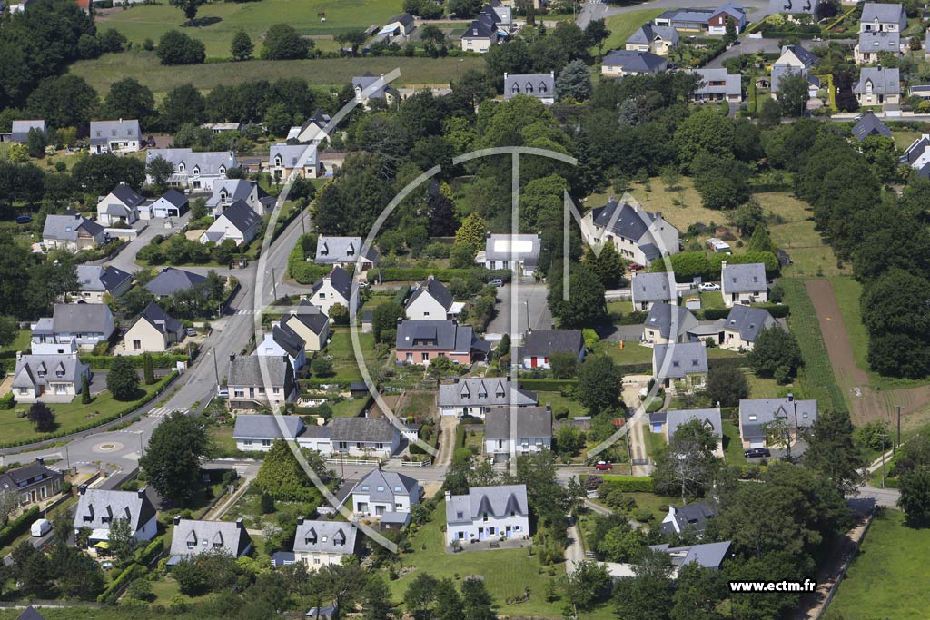 Photo arienne de Sainte-Anne-d'Auray (la Croix Nicolazic)