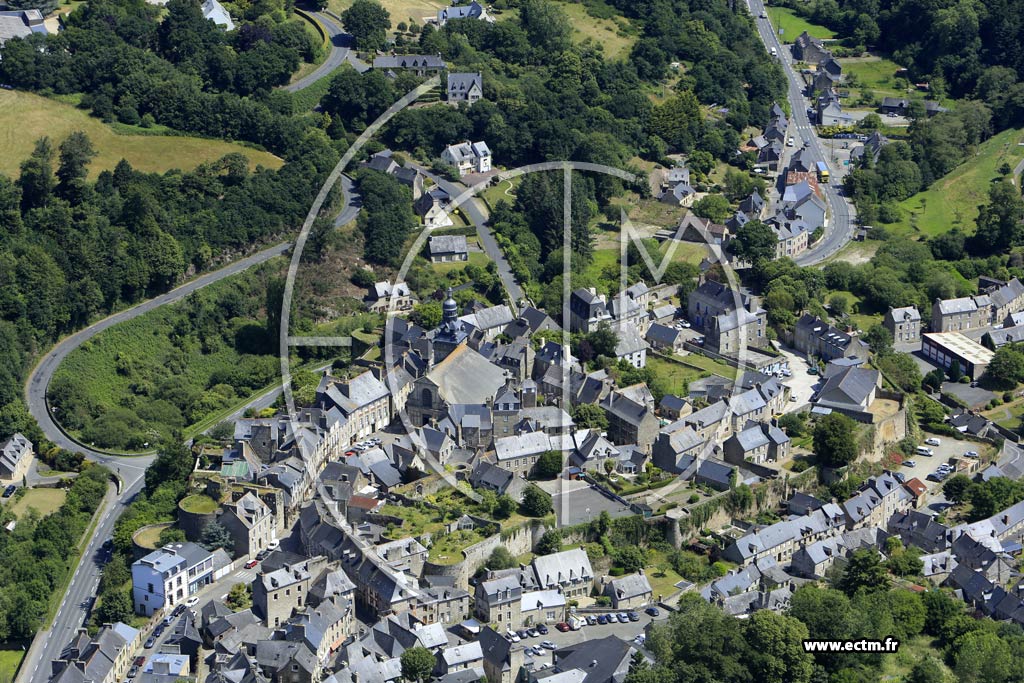 Photo arienne de Moncontour
