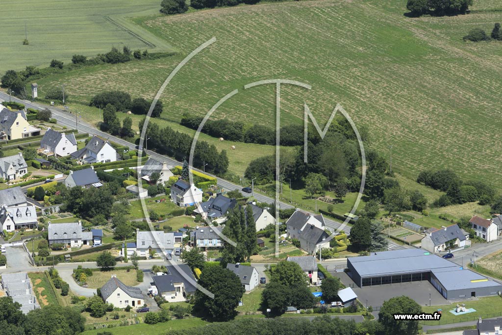 Photo arienne de Yffiniac (la Croix Bertrand)