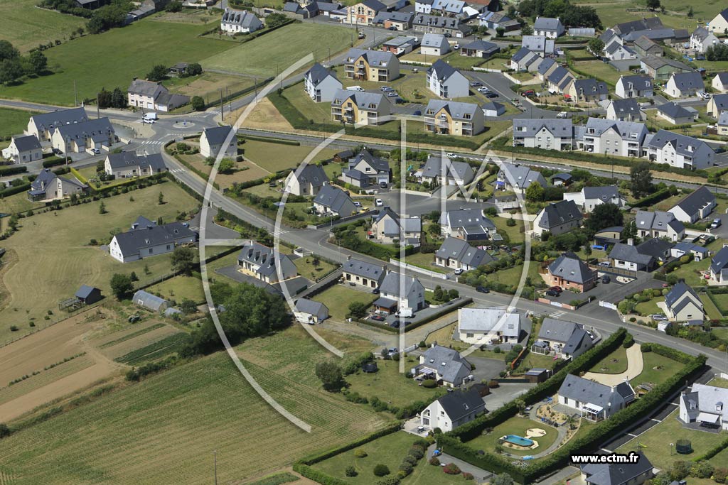 Photo arienne de Yffiniac (les Villes Herv)