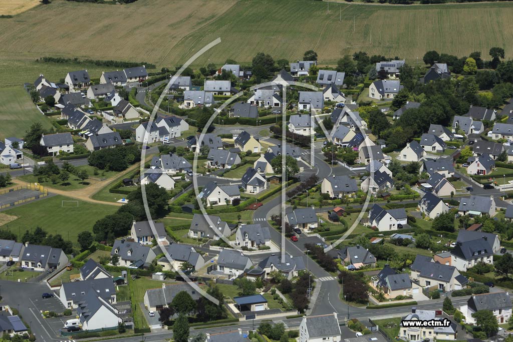 Photo arienne de Yffiniac (les Villes Herv)