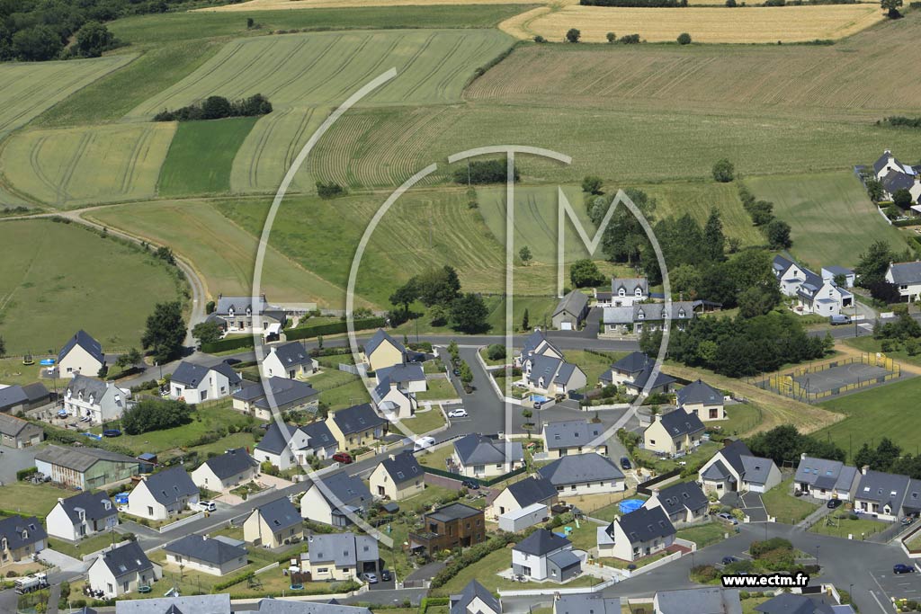 Photo arienne de Yffiniac (les Villes Herv)