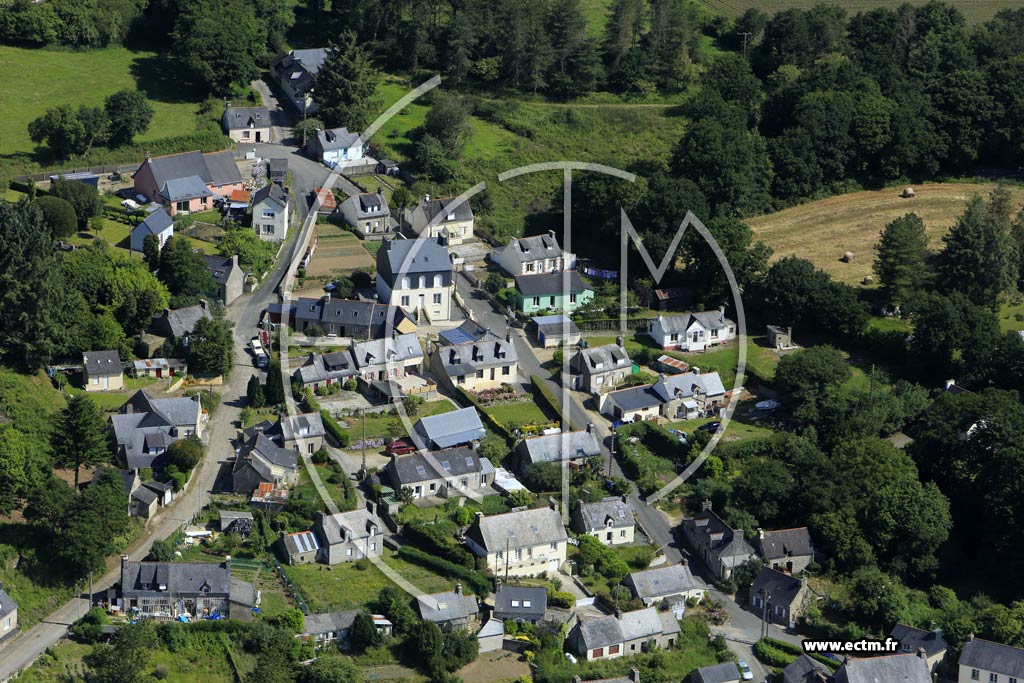 Photo arienne de Saint-Nicolas-du-Plem