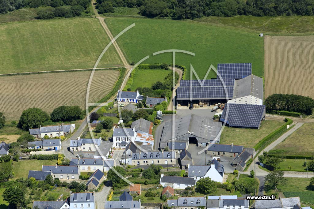 Photo arienne de Plozvet (Kermenguy)