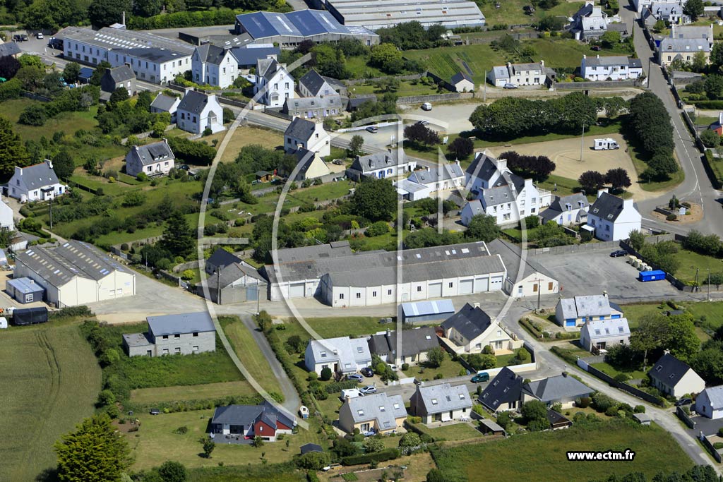 Photo arienne de Plozvet (Kermout)