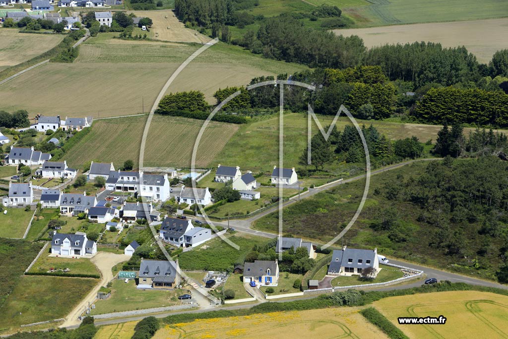 Photo arienne de Plozvet (Mnez Gur)