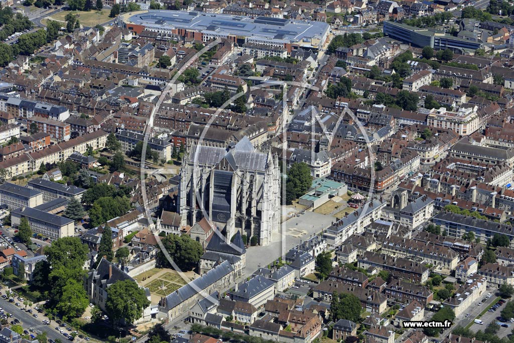 Photo arienne de Beauvais (Centre - Cathdrale Saint-Pierre)