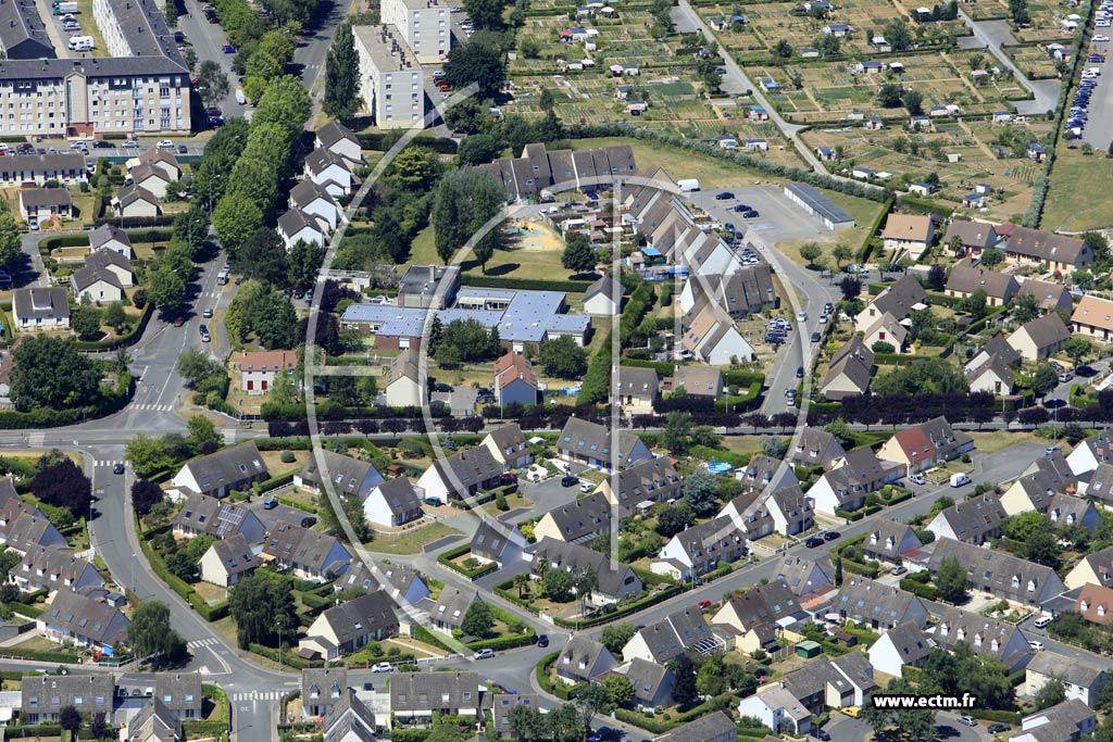 Photo arienne de Beauvais (Manoury)