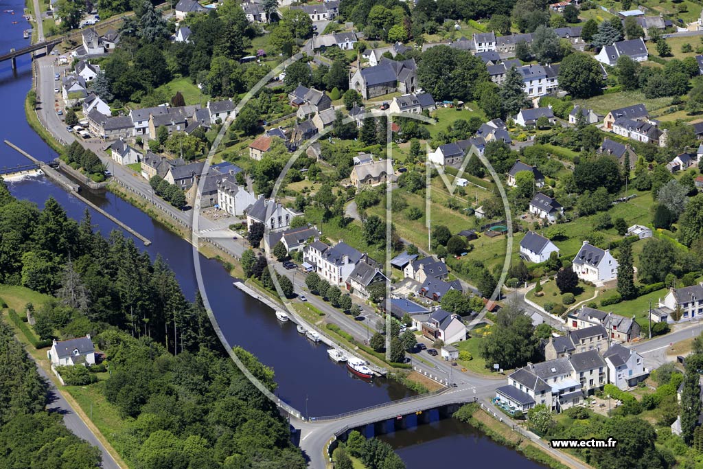 Photo arienne de Plumliau (Saint-Nicolas des Eaux)