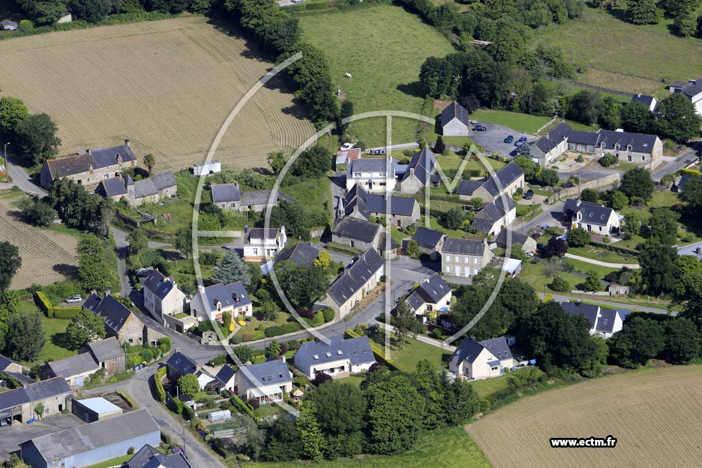 Photo arienne de Pontivy (Sainte-Trphine)