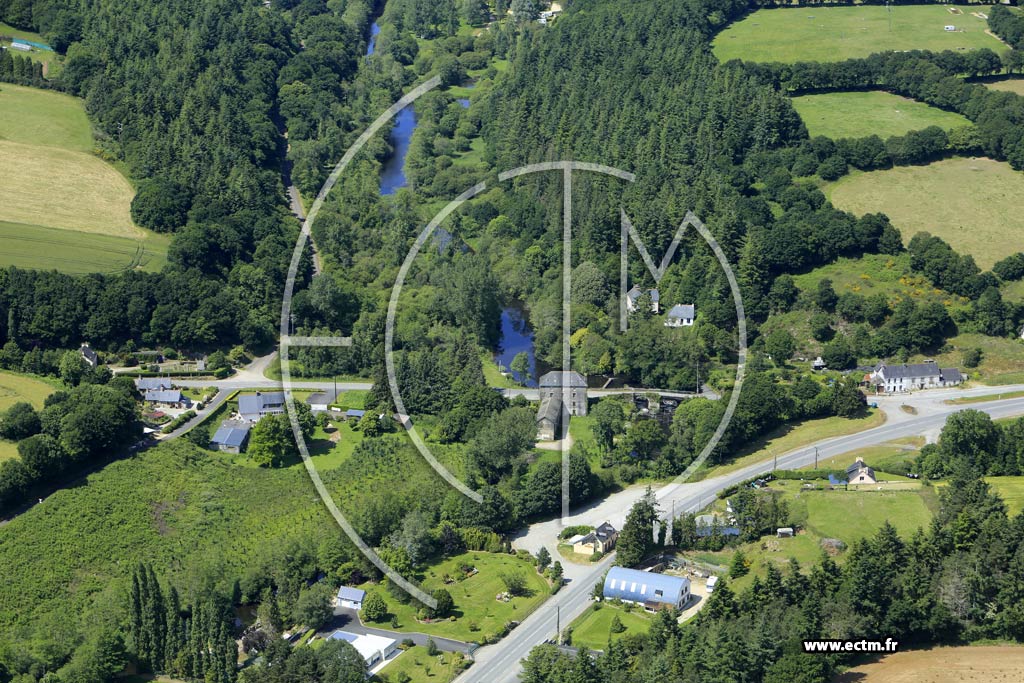 Photo arienne de Carhaix-Plouguer (Moulin du Roy)