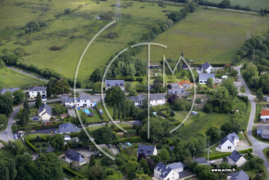 Photo arienne de La Chapelle-Launay (le Calvaire)