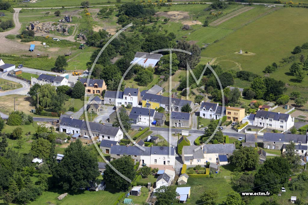 Photo arienne de Pontchteau (la Lande)