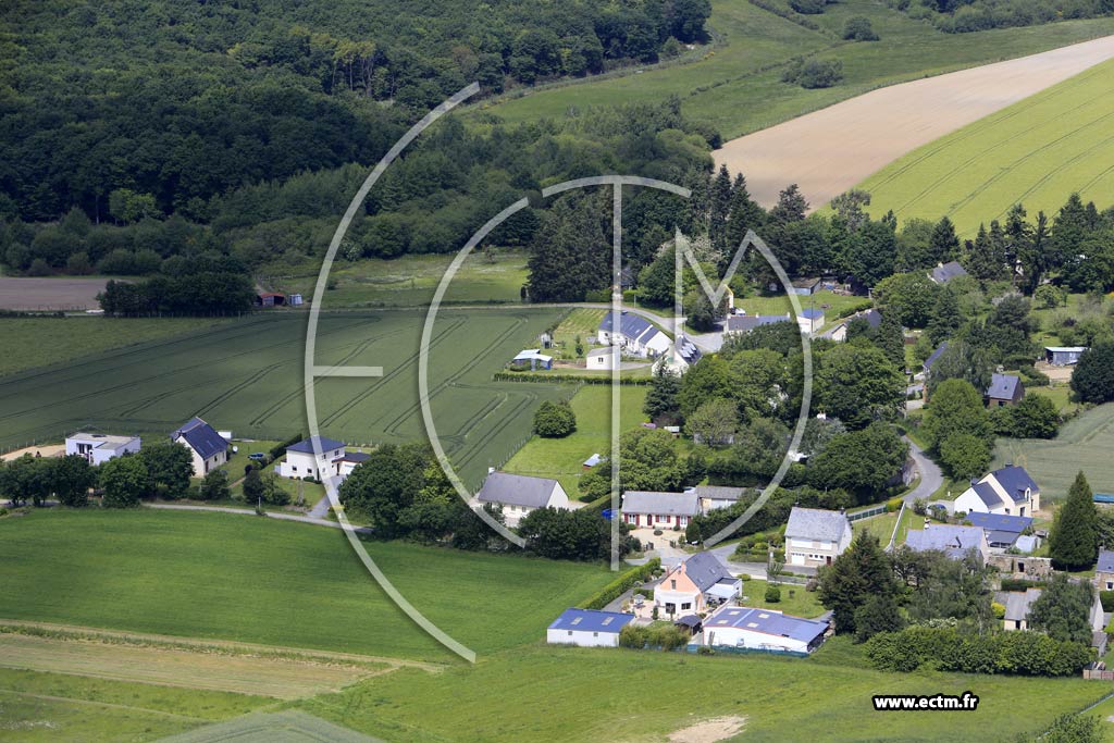 Photo arienne de Saint-Dolay (l'Htel Moyon - l'Htel Thobie)