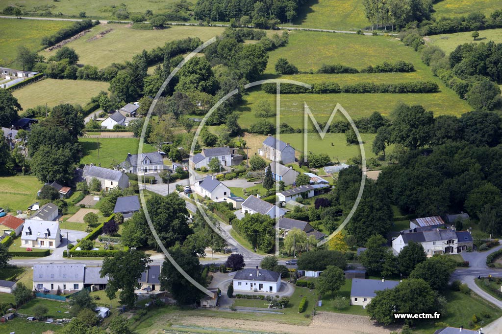Photo arienne de Sainte-Anne-sur-Brivet (la Gourie)
