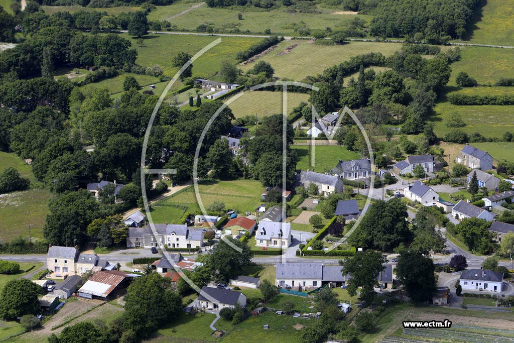 Photo arienne de Sainte-Anne-sur-Brivet (la Gourie)