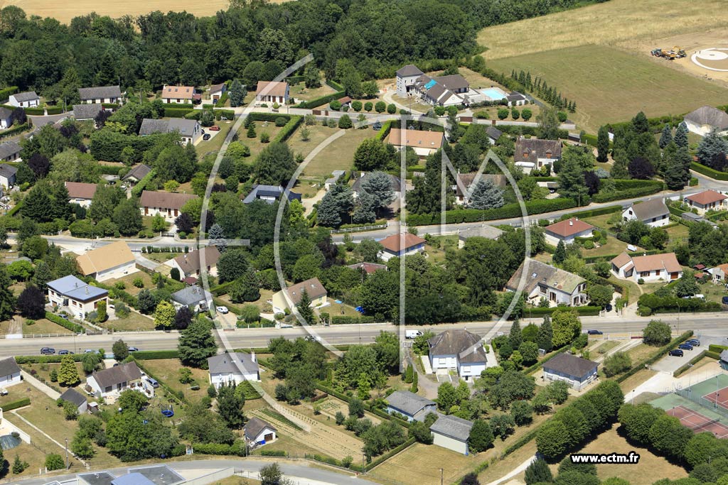 Photo arienne de Chroy (le Vaublin)