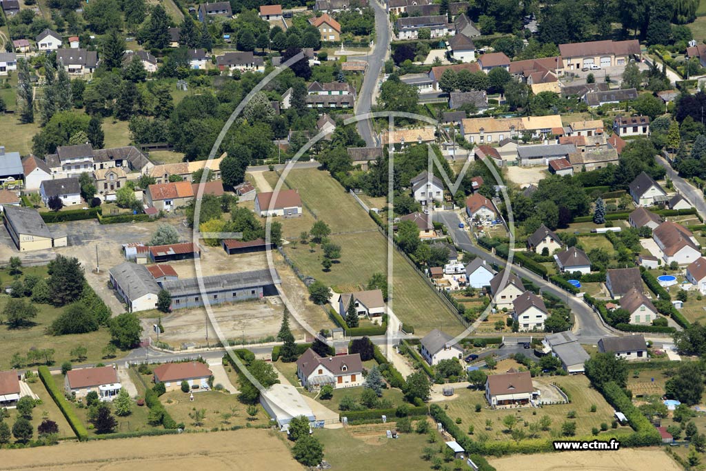 Photo arienne de Courtois-sur-Yonne