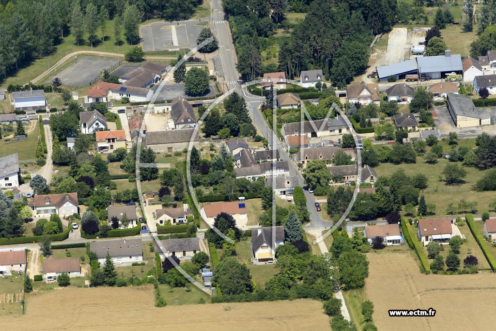 Photo arienne de Courtois-sur-Yonne