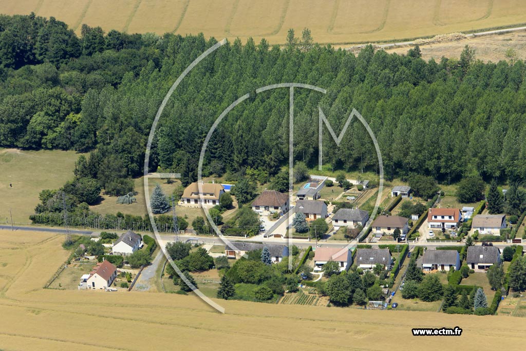 Photo arienne de Courtois-sur-Yonne