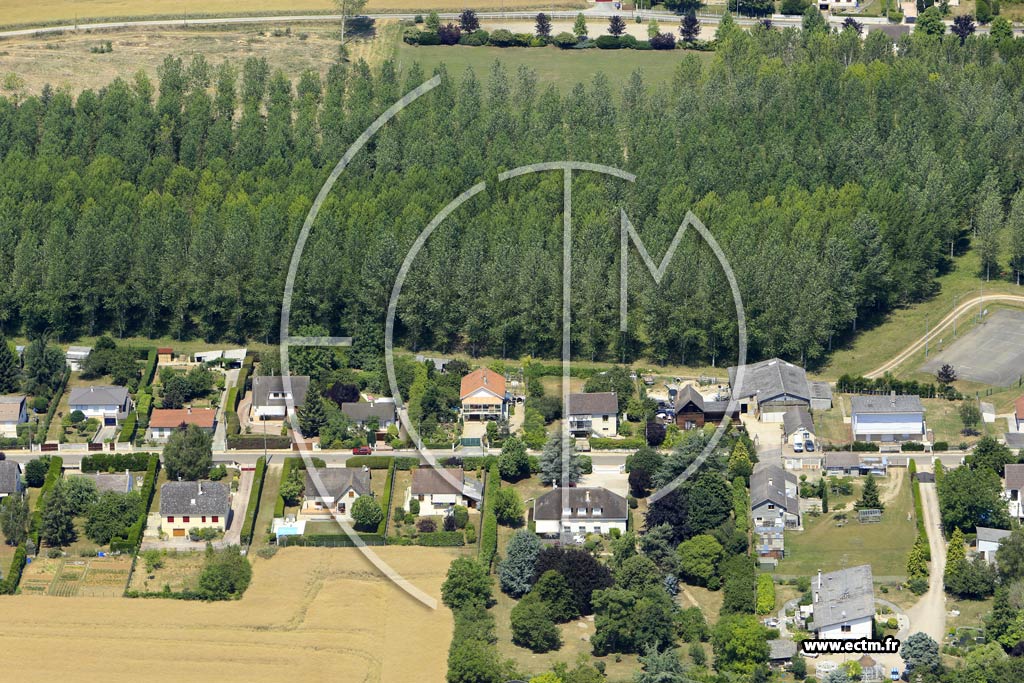 Photo arienne de Courtois-sur-Yonne