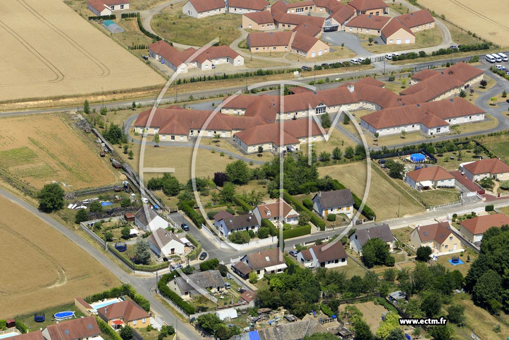Photo arienne de Courtois-sur-Yonne