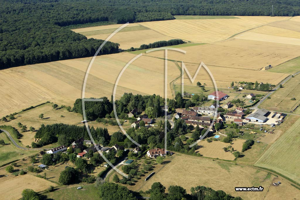 Photo arienne de Dixmont (Grange Pourrain)