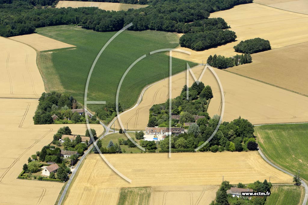 Photo arienne de Montacher-Villegardin (Mont Renault)