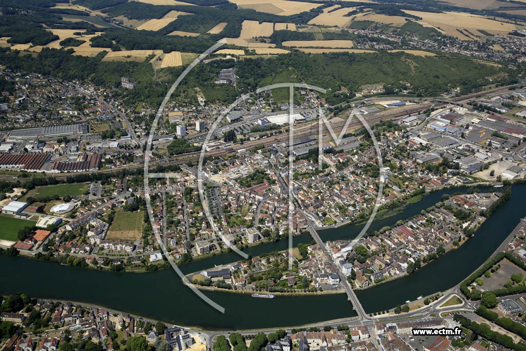 Photo arienne de Sens (Faubourg d'Yonne - l'le d'Yonne)