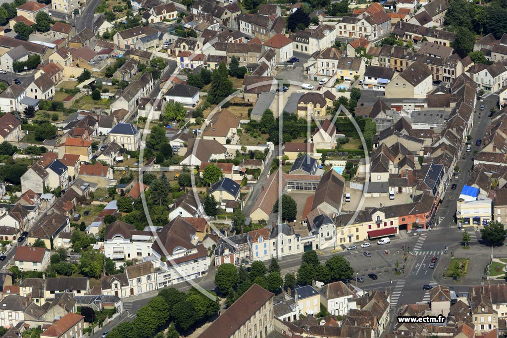Photo arienne de Sens (les Arnes)