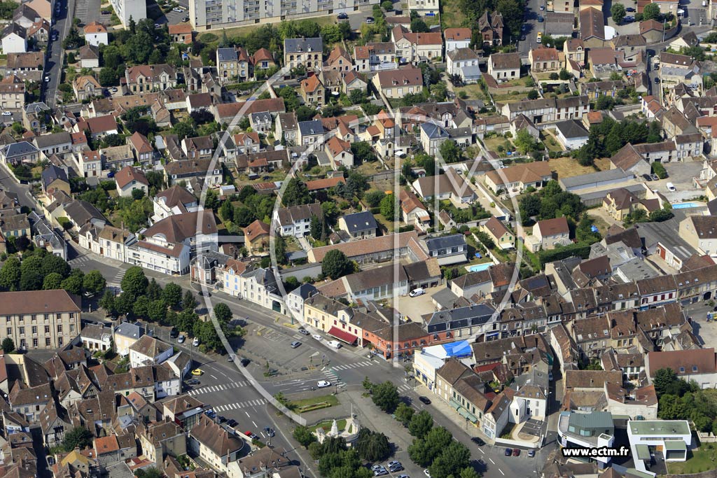 Photo arienne de Sens (les Arnes)
